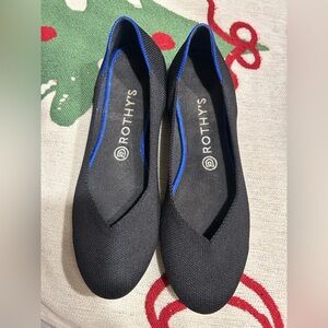 Black Birdseye Round Toe Slip On Ballet Flats size 8.
Worn once.
Size 9
